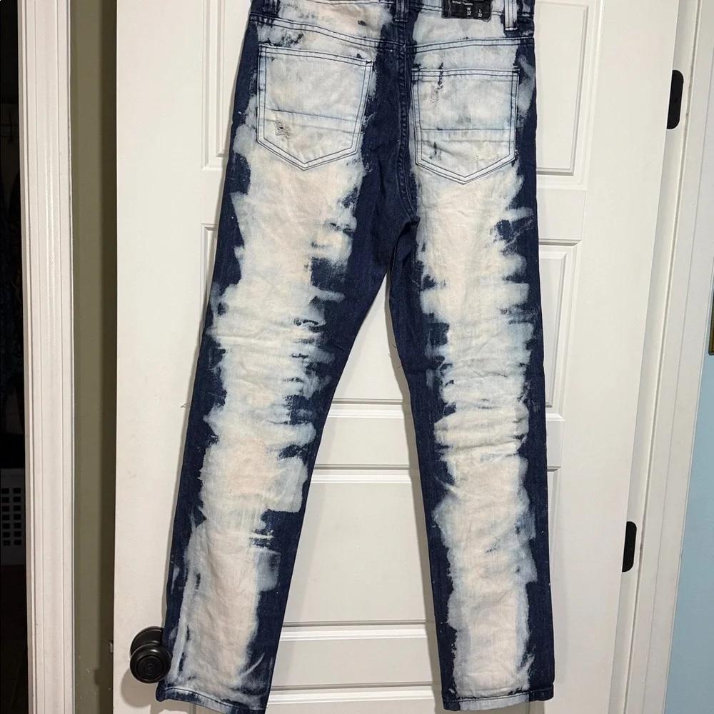 BKE distressed Jake 32x32 distressed straight leg normcore jeans
